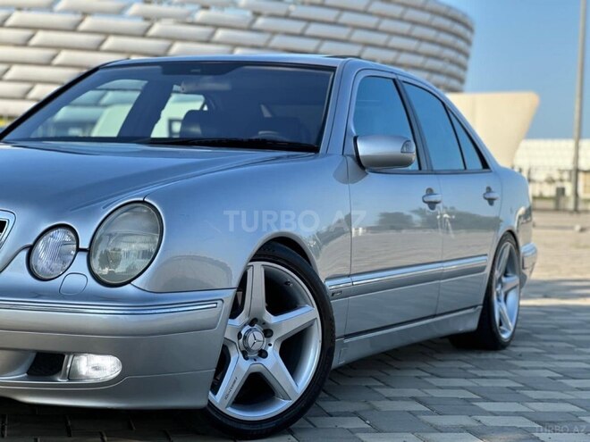 Mercedes E 320