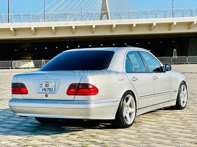 Mercedes E 320