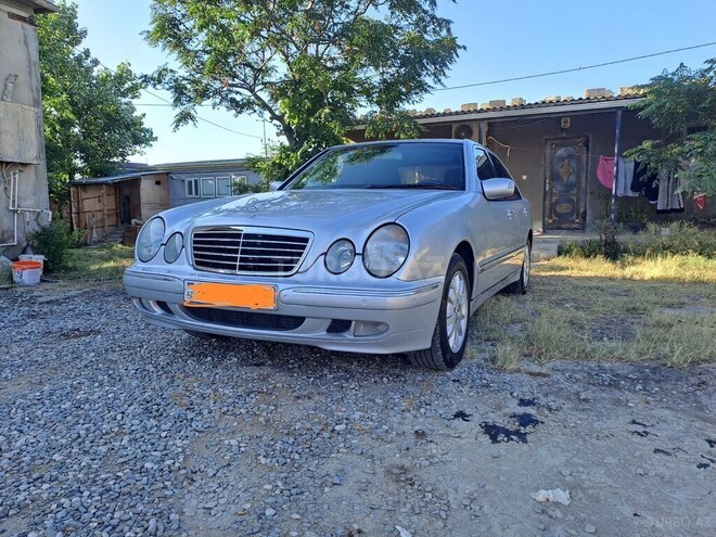 Mercedes E 270