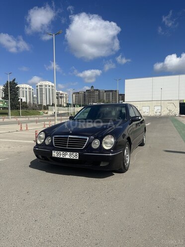 Mercedes E 220