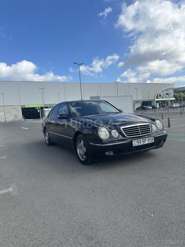 Mercedes E 220