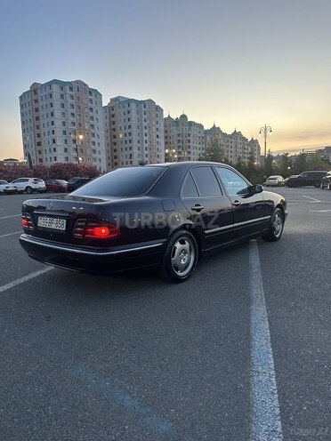 Mercedes E 220