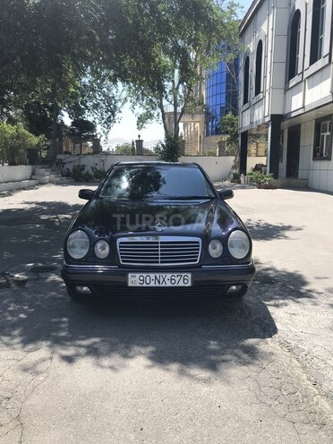 Mercedes E 240