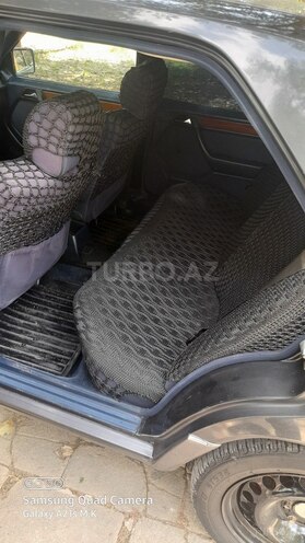 Mercedes E 230 1991, 299,000 km - 2.3 л - Salyan