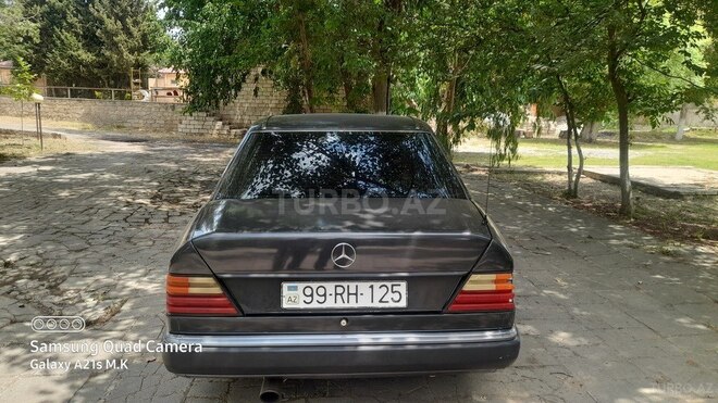 Mercedes E 230 1991, 299,000 km - 2.3 л - Salyan