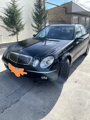 Mercedes E 240