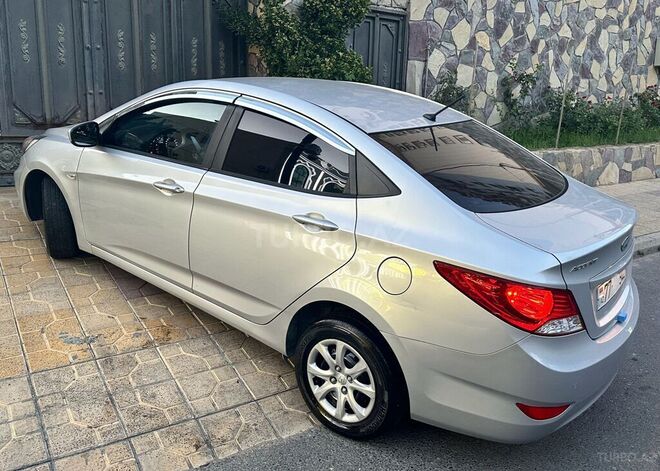 Hyundai Accent