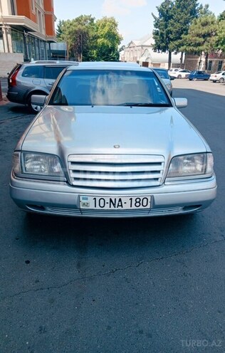 Mercedes C 180