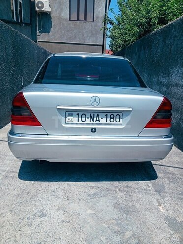 Mercedes C 180