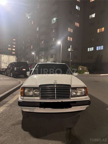 Mercedes E 230