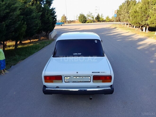 LADA (VAZ) 2107