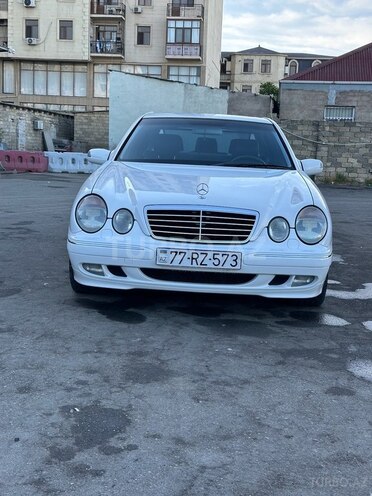 Mercedes E 320