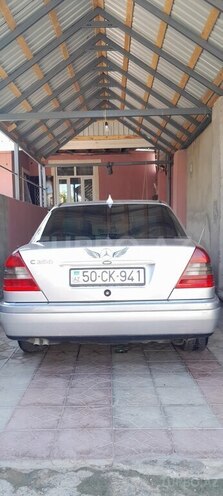 Mercedes C 200