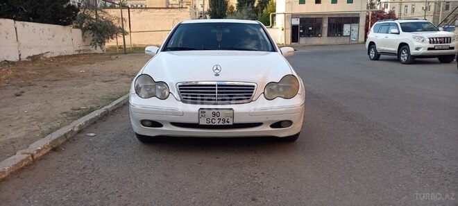 Mercedes C 200