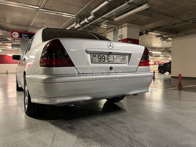 Mercedes C 180