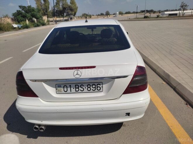 Mercedes E 220