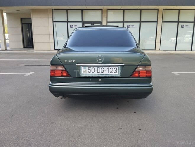 Mercedes E 220