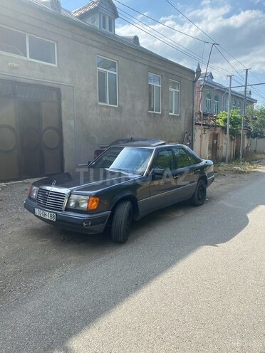 Mercedes E 230