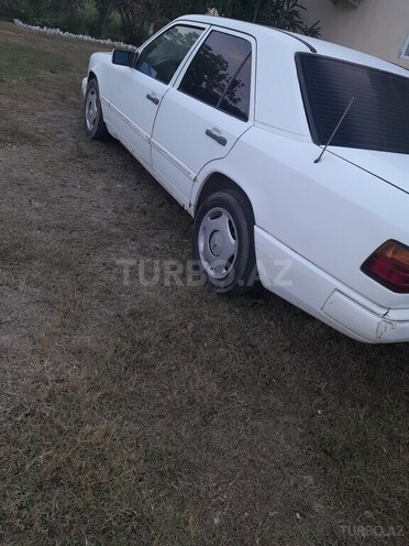 Mercedes 230 E 1986, 350,000 km - 2.0 l - Astara