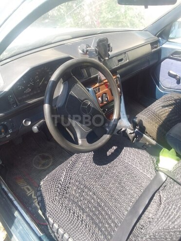 Mercedes 230 E 1986, 350,000 km - 2.0 l - Astara