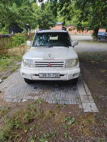 Mitsubishi Pajero io