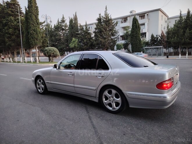 Mercedes E 320