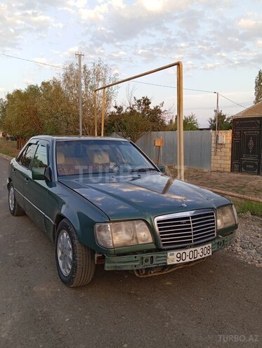 Mercedes E 220