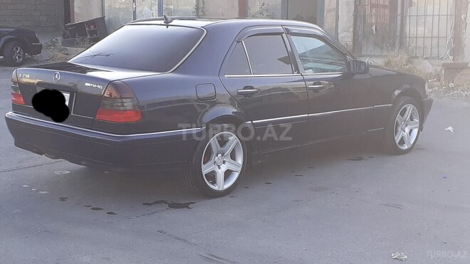 Mercedes C 230