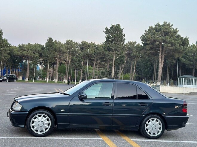 Mercedes C 200