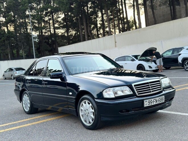 Mercedes C 200