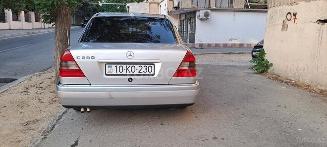 Mercedes C 200