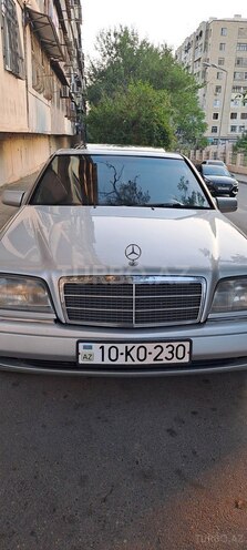 Mercedes C 200