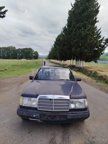 Mercedes E 230 1988, 87,877 km - 2.3 л - Lənkəran