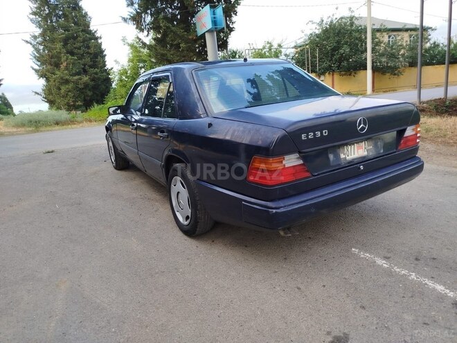 Mercedes E 230 1988, 87,877 km - 2.3 л - Lənkəran