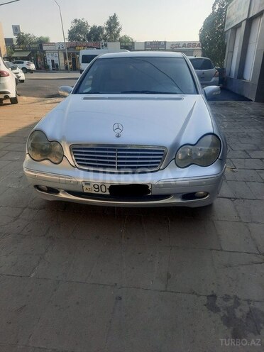 Mercedes C 200