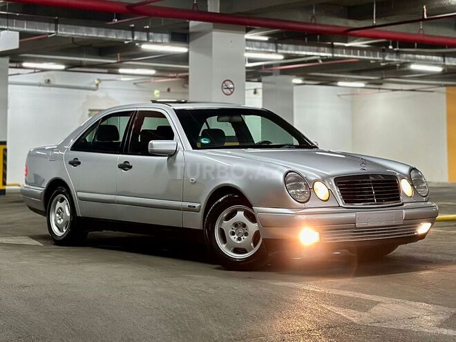 Mercedes E 240