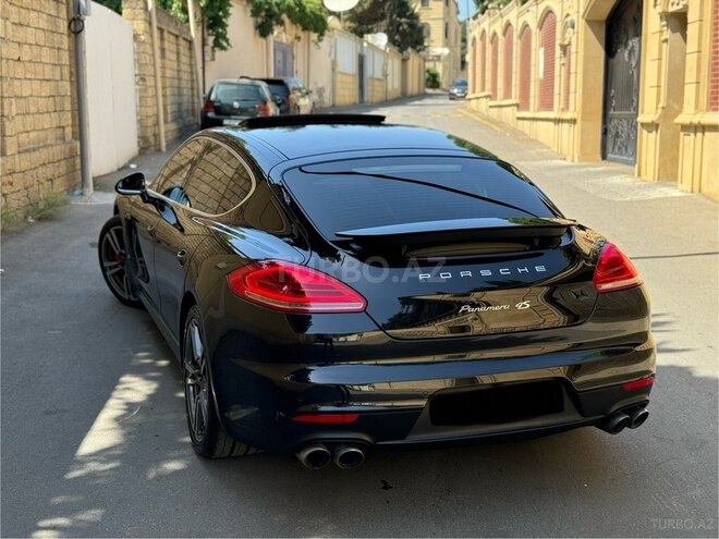 Porsche Panamera 4S Executive