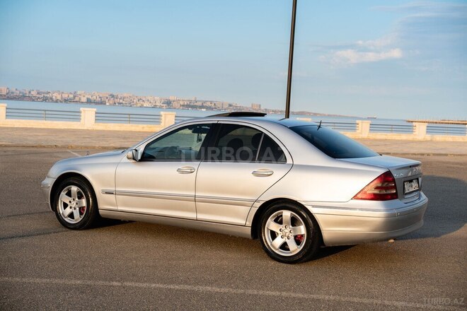 Mercedes C 240