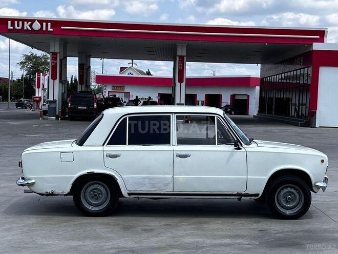 LADA (VAZ) 21011