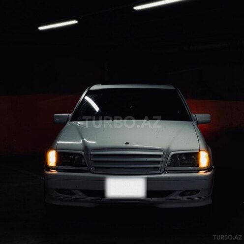 Mercedes C 230