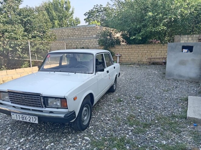 LADA (VAZ) 2107