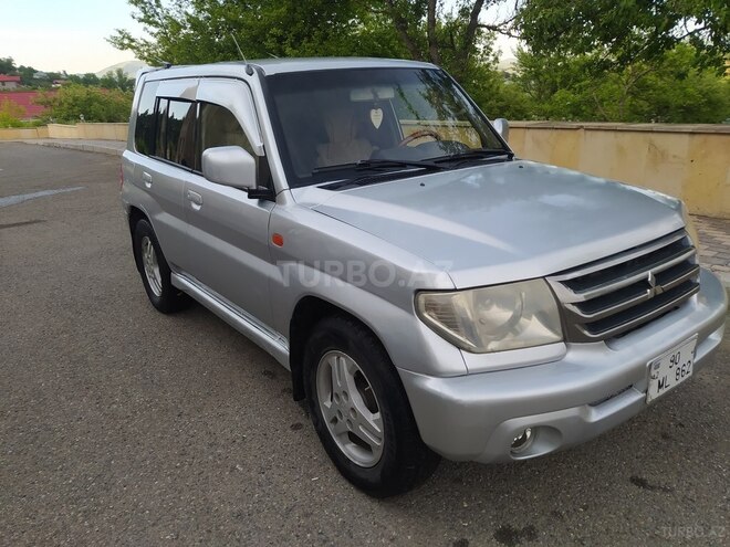 Mitsubishi Pajero io