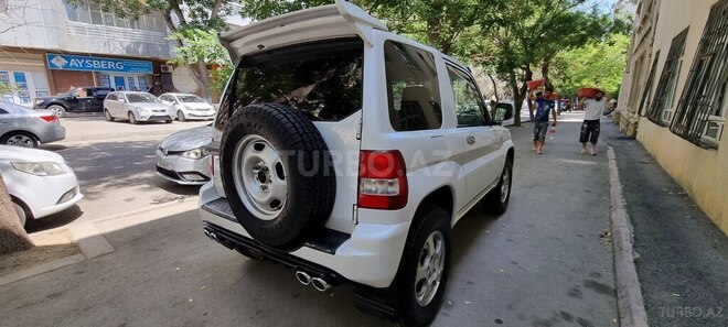 Mitsubishi Pajero io