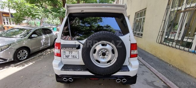 Mitsubishi Pajero io