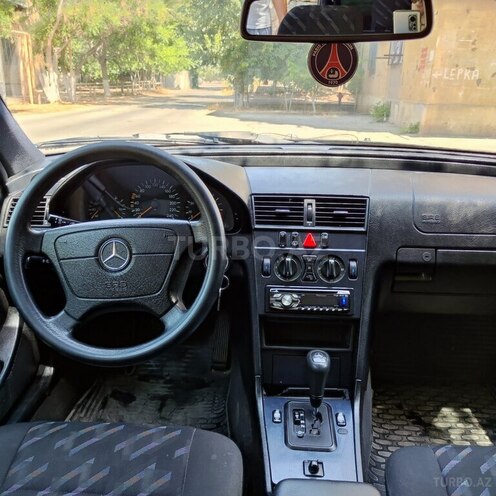 Mercedes C 220