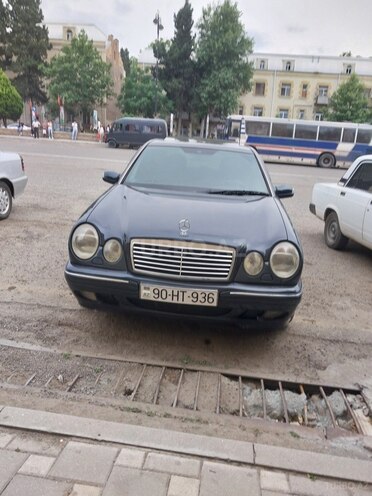 Mercedes E 280