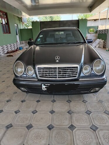 Mercedes E 280