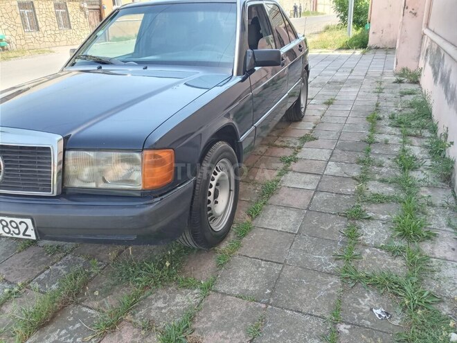 Mercedes 190 1992, 123,000 km - 2.0 л - Qazax