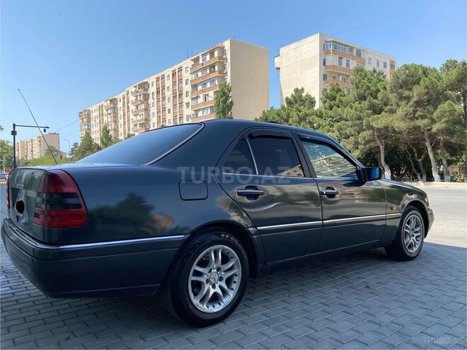 Mercedes C 220