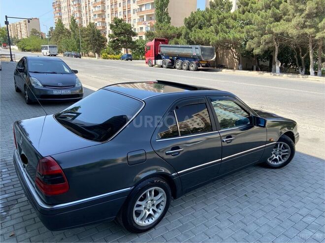 Mercedes C 220